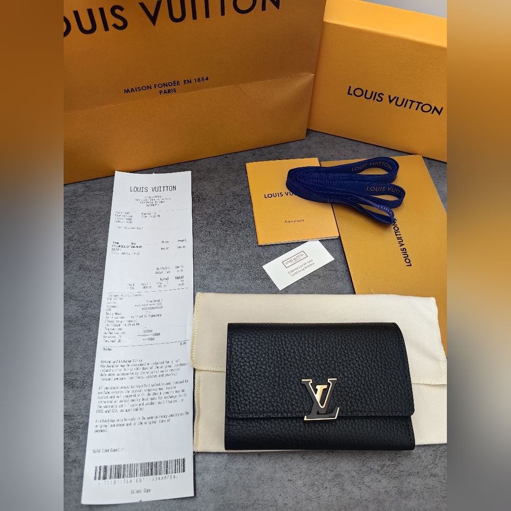 Louis Vuitton Capucines Compact Wallet